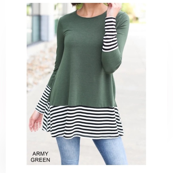 Zenana Premium Striped Bottom Green Swing Tunic Top with Pockets NEW Medium - Picture 3 of 3